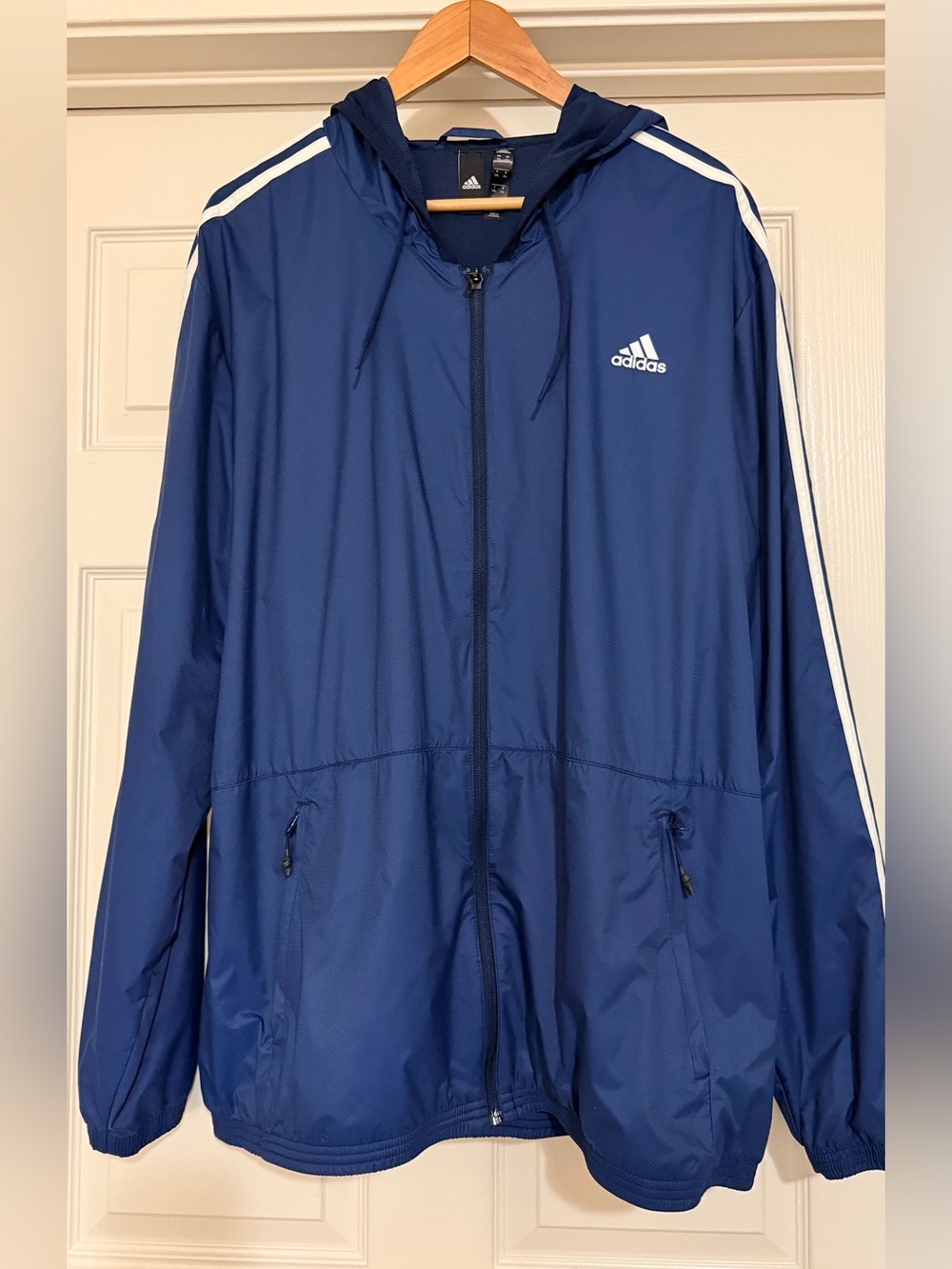 Adidas men’s Essentials 3-stripes Wind Jacket Sz. 2XL